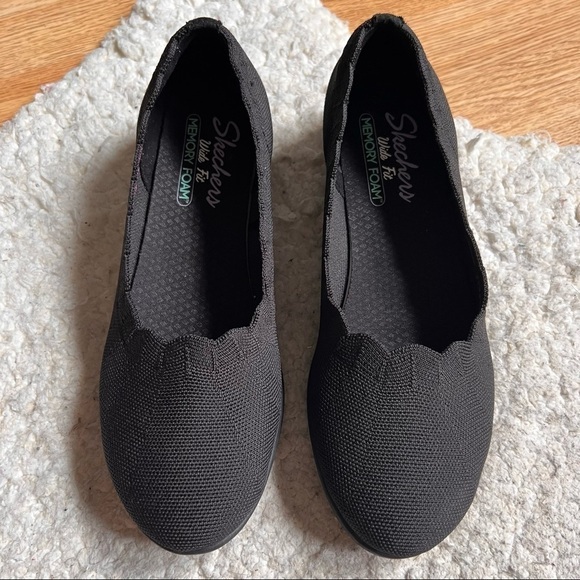 Sketchers: Solid Black Cleo Flex Wedge Wide Fit Memory Foam Slip On Size 9 Wide - Picture 2 of 9